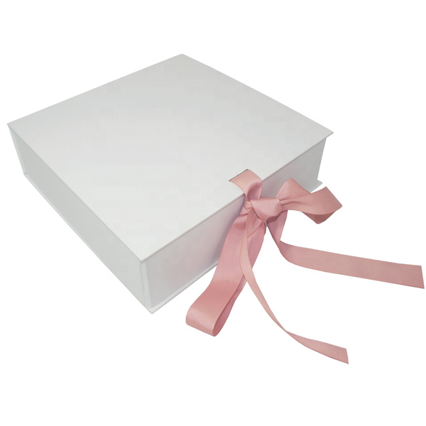 Custom Logo Cardboard Magnetic Close Gift Box With Ribbon